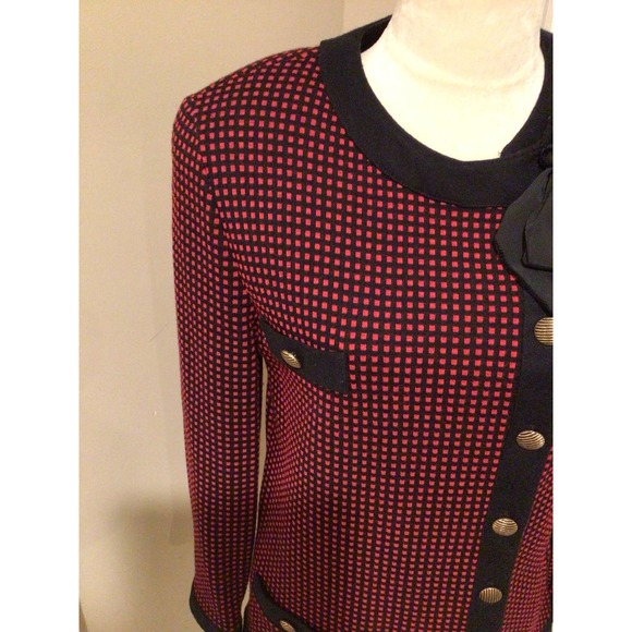 Vintage sweater jacket from Italy size 10 red and black beautiful buttons - Picture 3 of 8